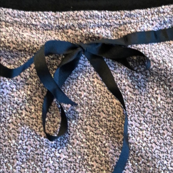 Pink and black mini skirt with black ribbon trim - Picture 3 of 5